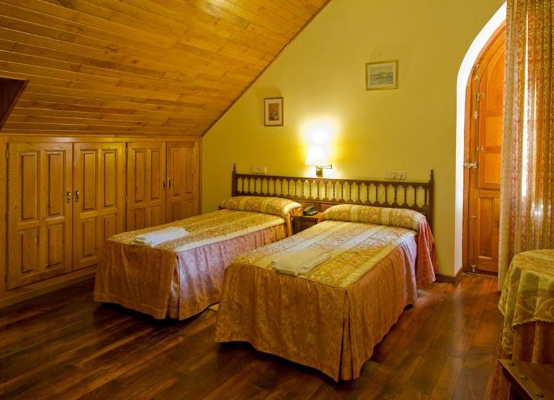Hotel Restaurante La Casilla Cangas del Narcea Szoba fotó