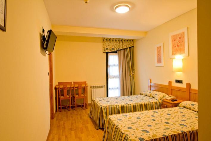 Hotel Restaurante La Casilla Cangas del Narcea Szoba fotó
