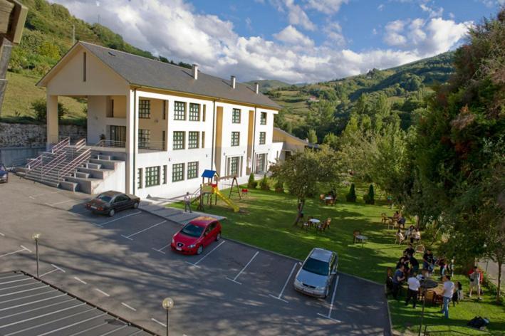Hotel Restaurante La Casilla Cangas del Narcea Kültér fotó