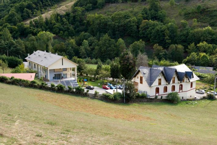 Hotel Restaurante La Casilla Cangas del Narcea Kültér fotó