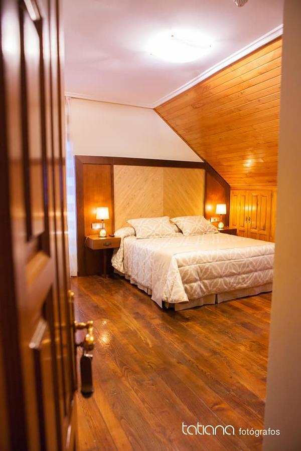 Hotel Restaurante La Casilla Cangas del Narcea Kültér fotó
