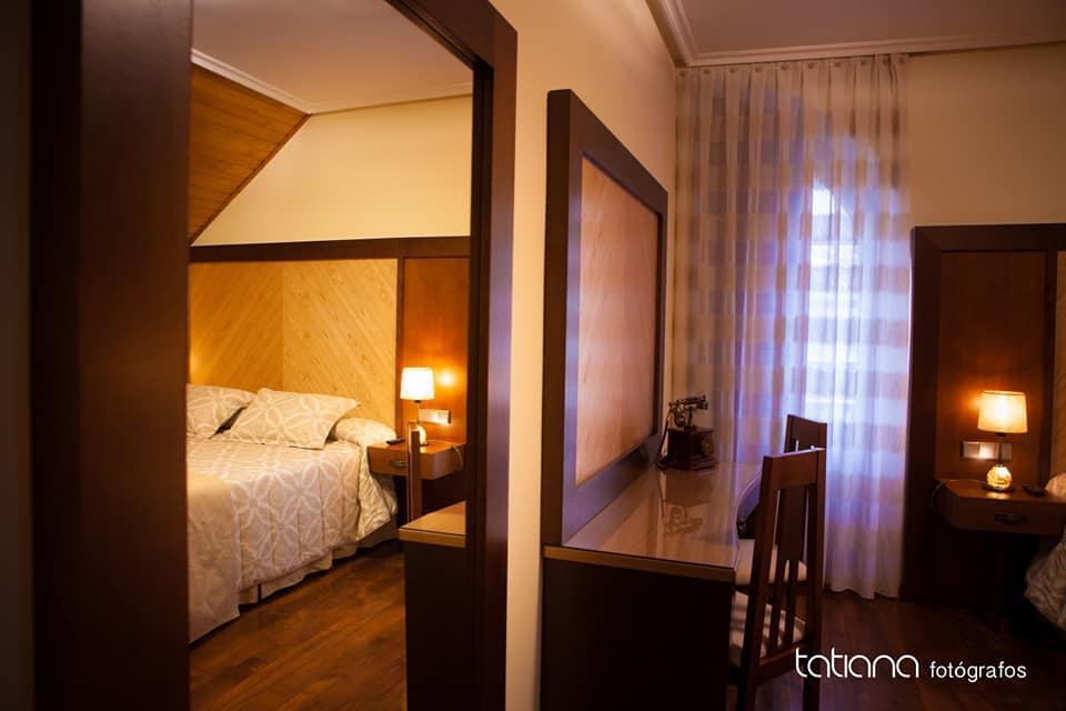 Hotel Restaurante La Casilla Cangas del Narcea Kültér fotó